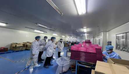 跨境揚(yáng)帆，美妝出海——我院院長侯鐵軍一行赴義烏開展化妝品跨境電商專題調(diào)研